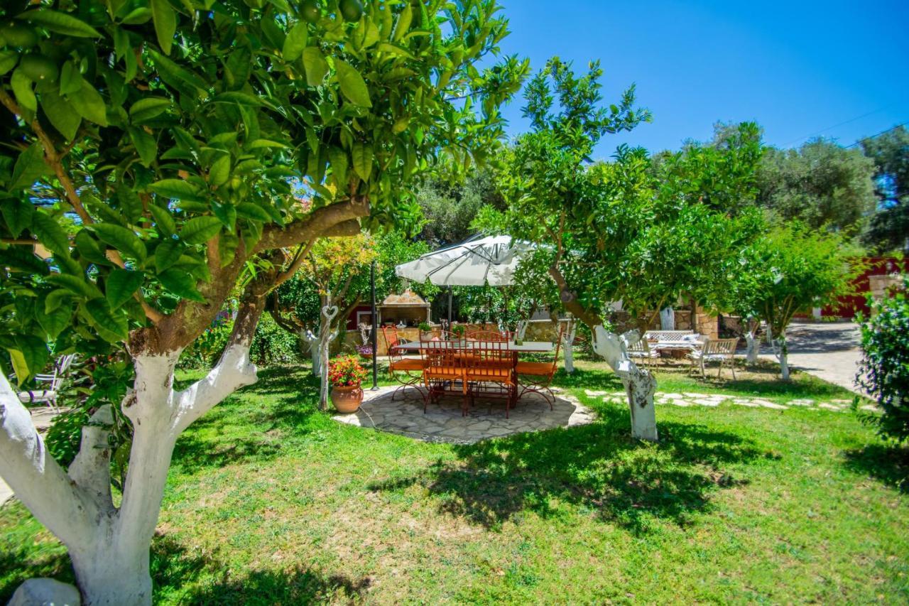 Hébergement de vacances Alavastros Maisonettes Near 3 Sandy Beaches *