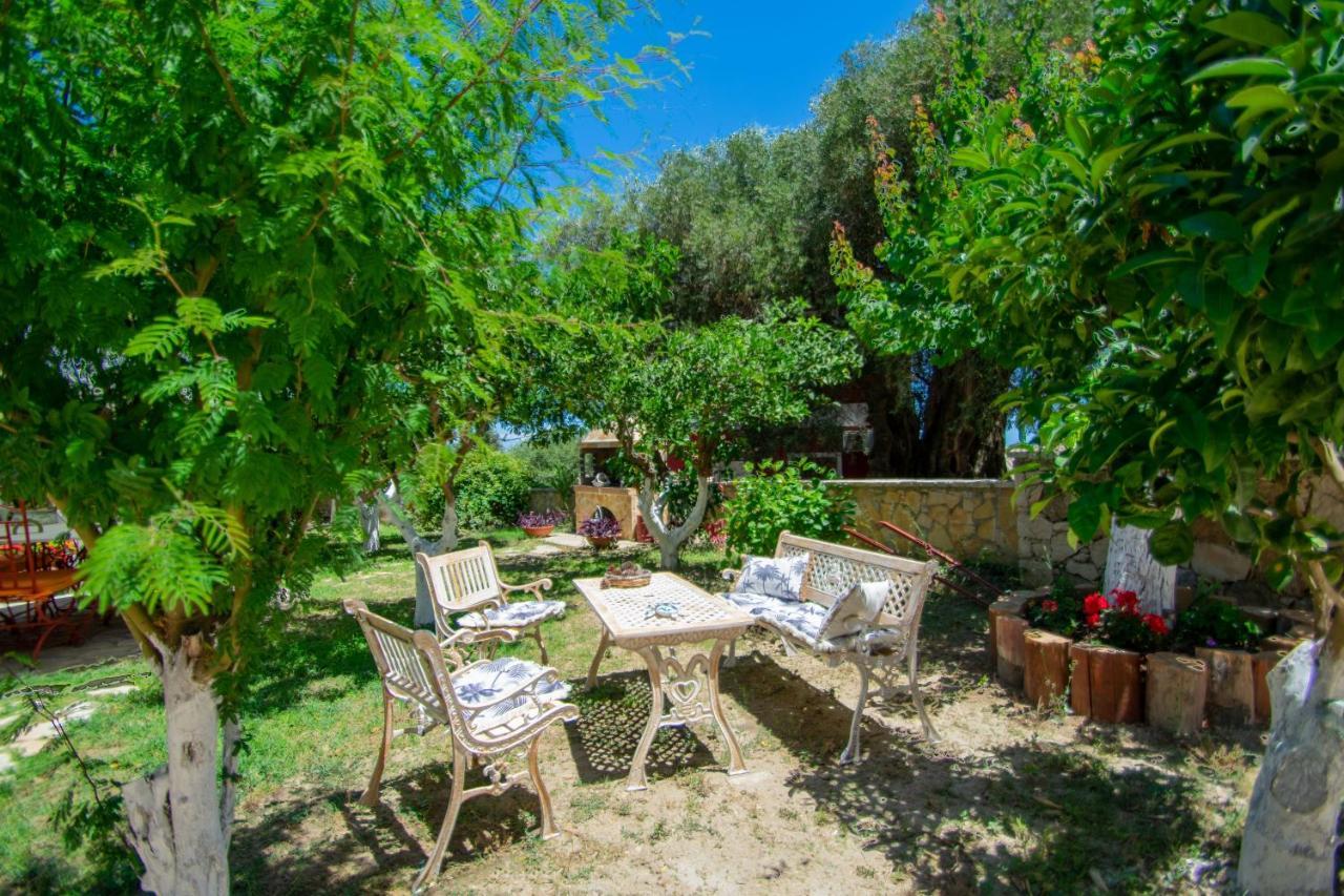 Hébergement de vacances Alavastros Maisonettes Near 3 Sandy Beaches
