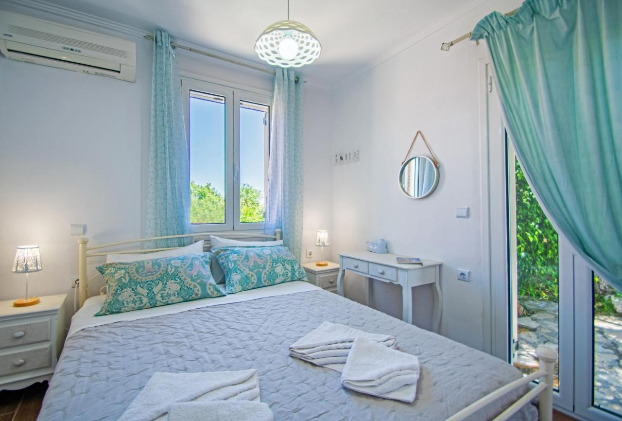 Hébergement de vacances Alavastros Maisonettes Near 3 Sandy Beaches *